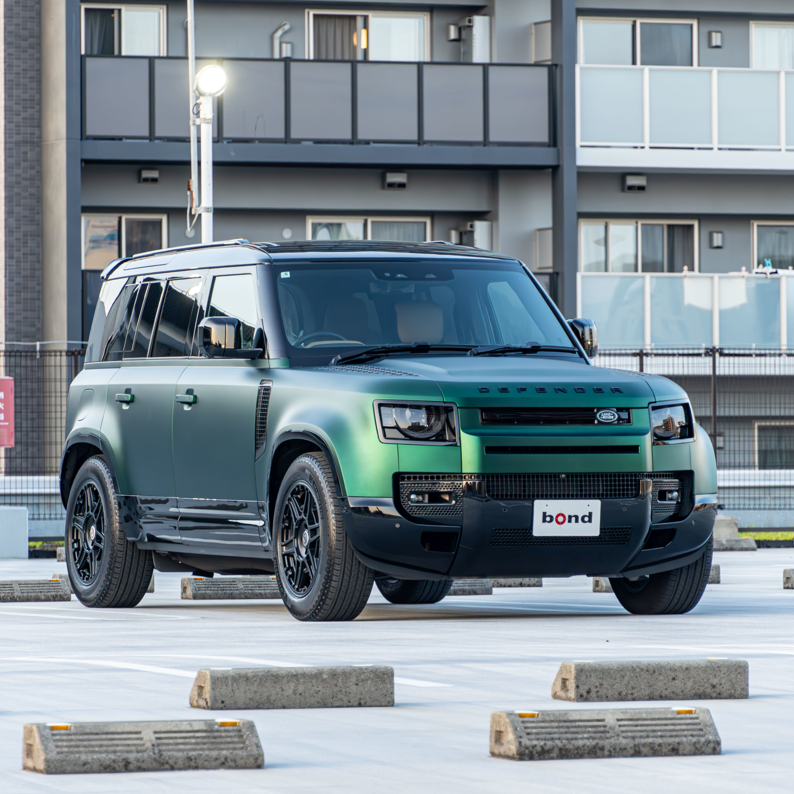 ランドローバー ディフェンダー 110 HRE×ハーフラッピング・HRE FT1・TREEY LAND　ボンド大阪