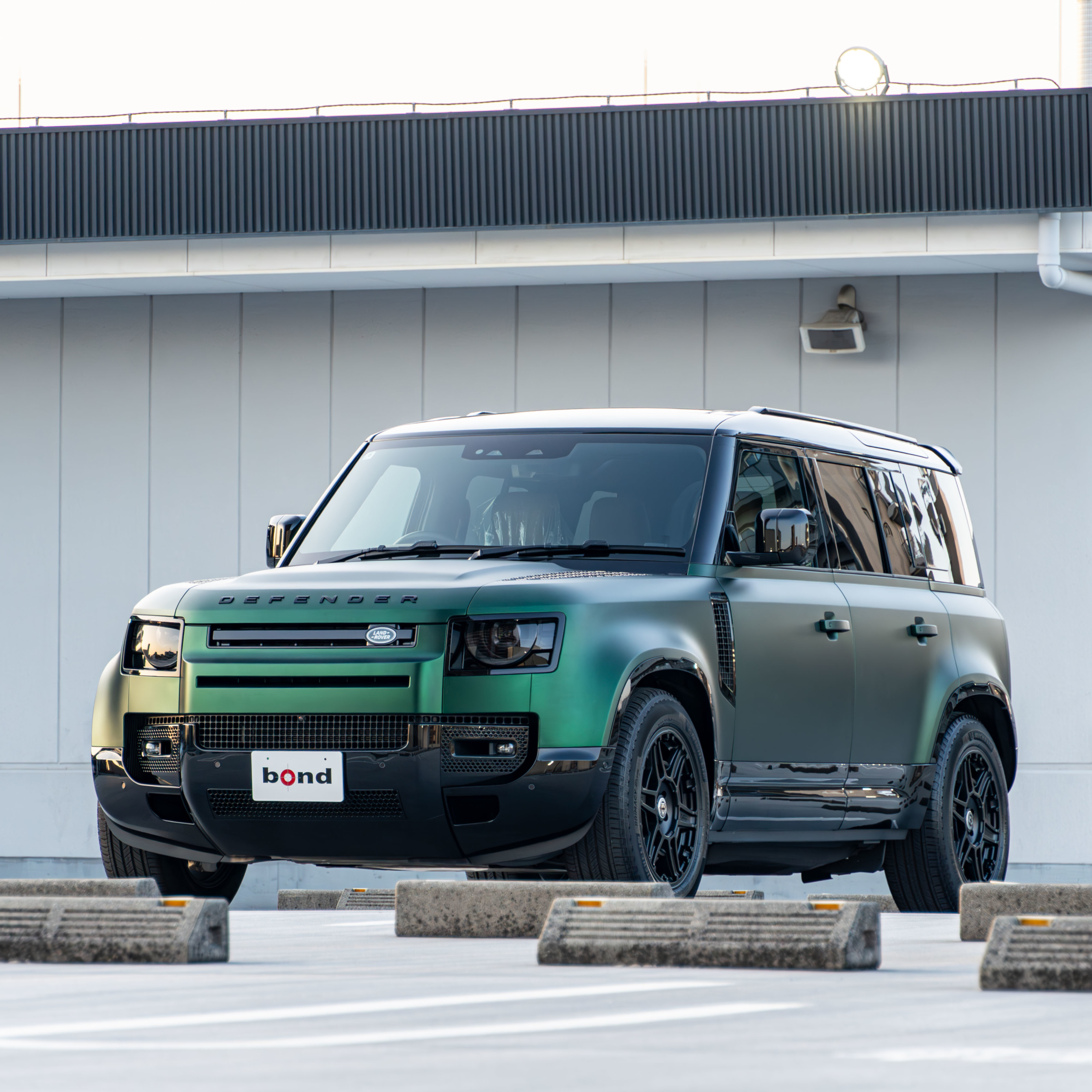 ランドローバー ディフェンダー 110 HRE×ハーフラッピング・HRE FT1・TREEY LAND　ボンド大阪