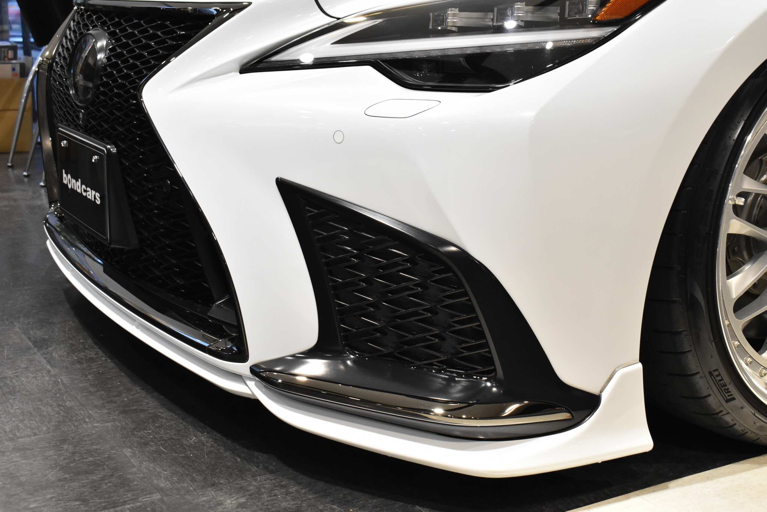 レクサス　LS500　F-SPORT　マークレビンソンサウンドシステム 　ムーンルーフ 　TRD F/S/Rエアロ BCFORGED 22インチAW 　データシステムエアサスモジュール