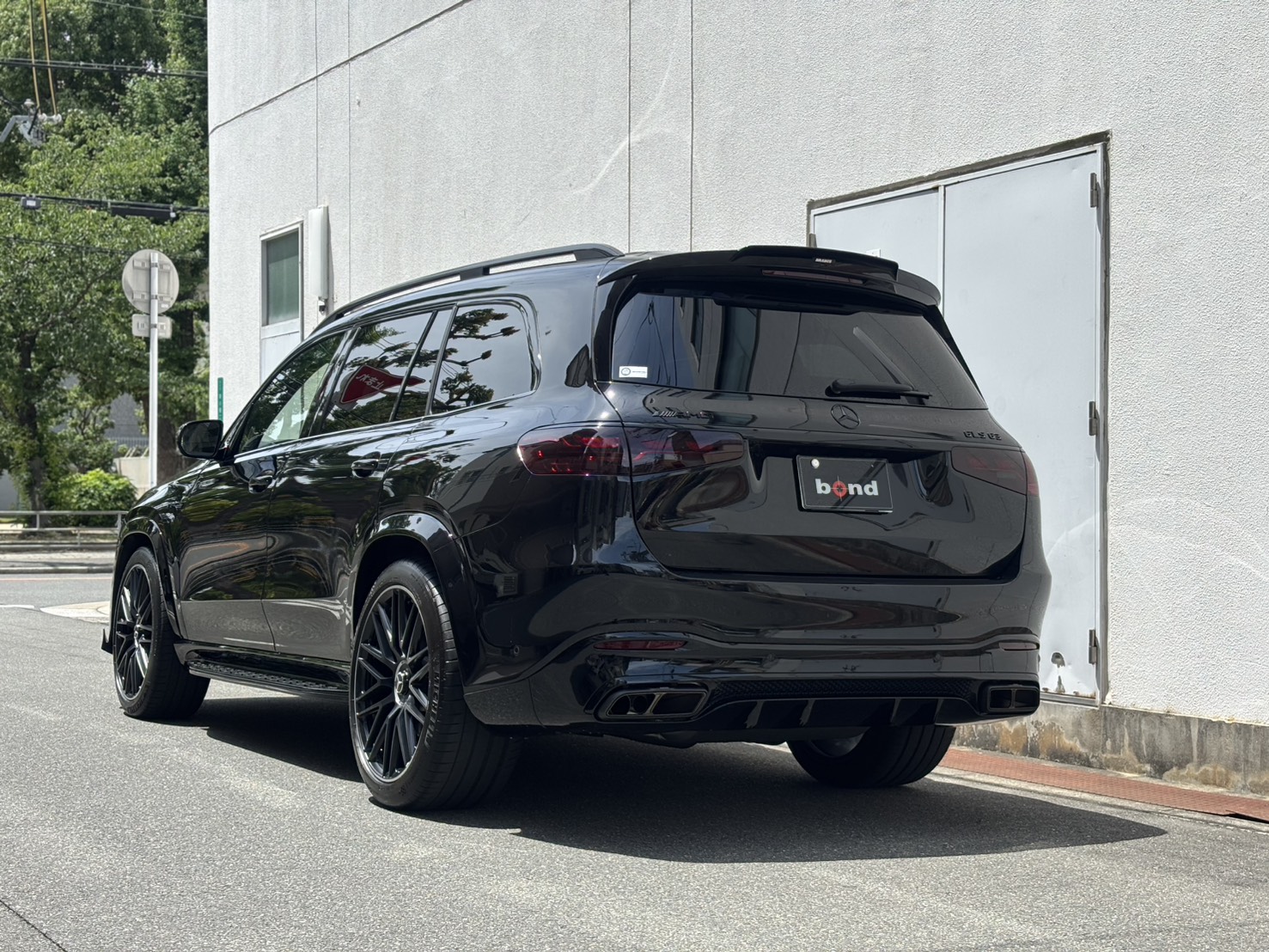 メルセデスAMG　GLS63　ブラックアウト　BURABAS　AKRAPOVICマフラー
カスタム　プロテクション　ナイトパッケージ　ボンド大阪　ボンドカーズ　ボンドグループ