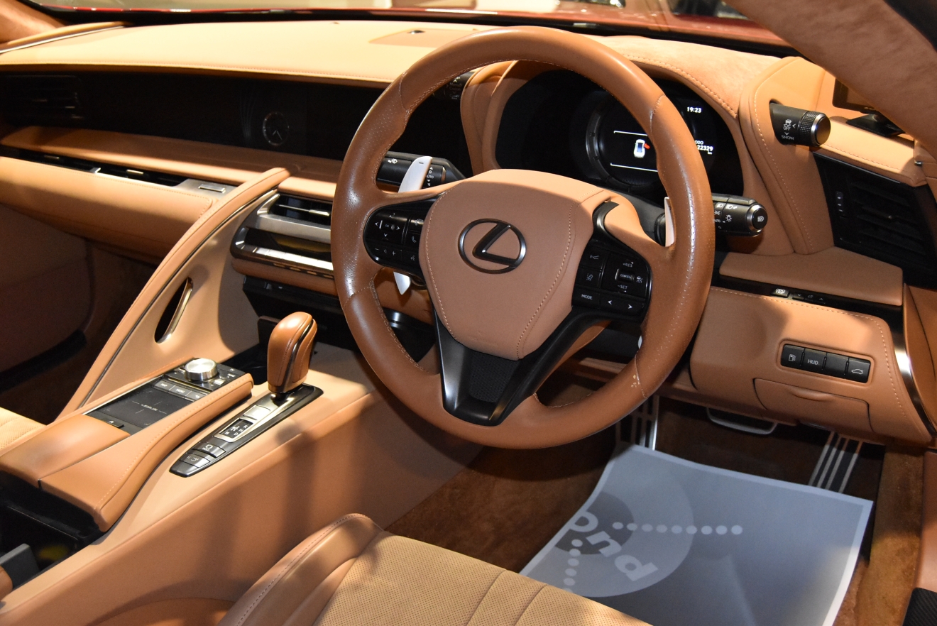LEXUS　LC500　Sパッケージ　ローダウン　マークレビンソン　TRD　ボンドカーズ　新着入庫車両　ボンド大阪　ボンドグループ
