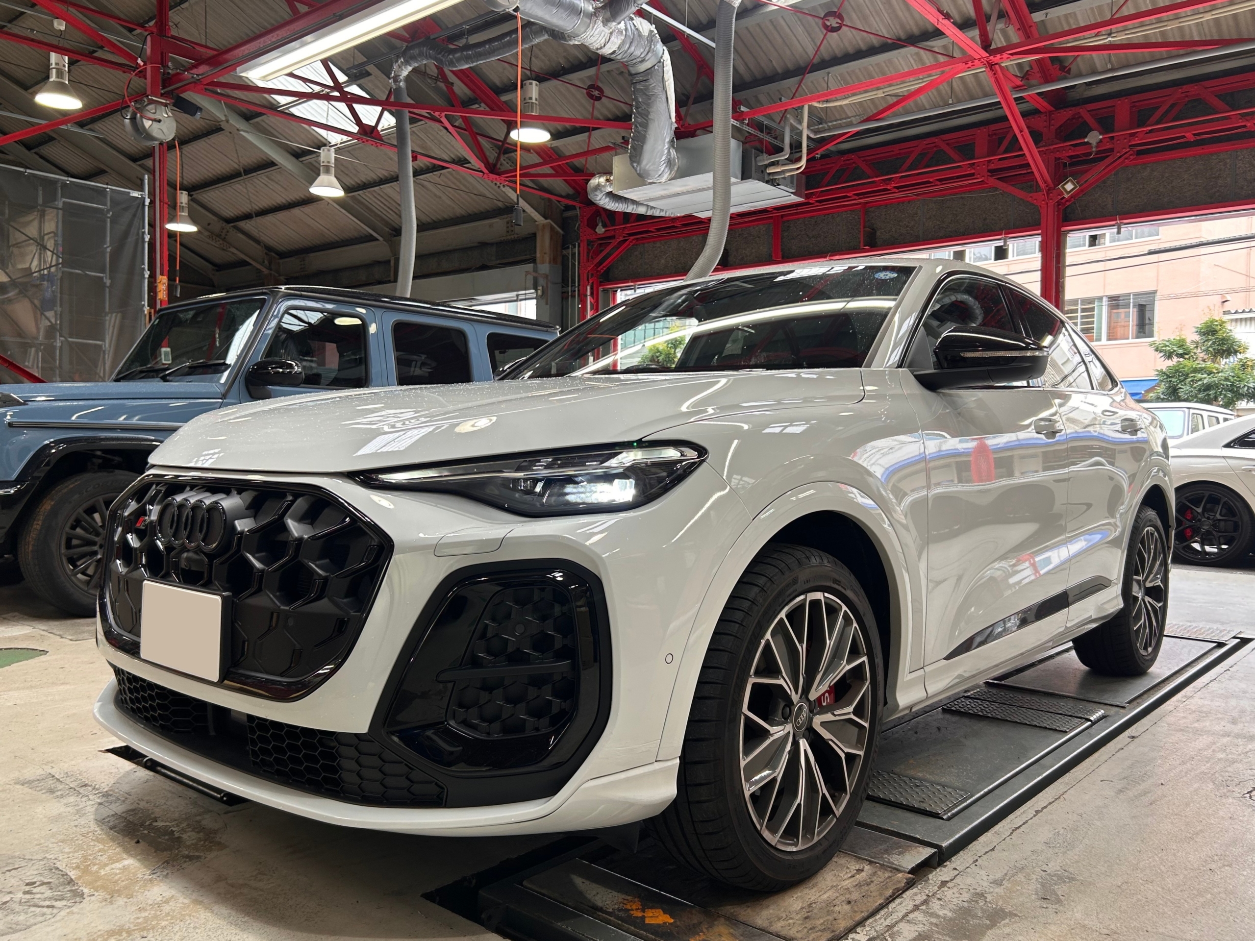アウディ　新型　GU SQ5 カスタム BCforged ローダウン