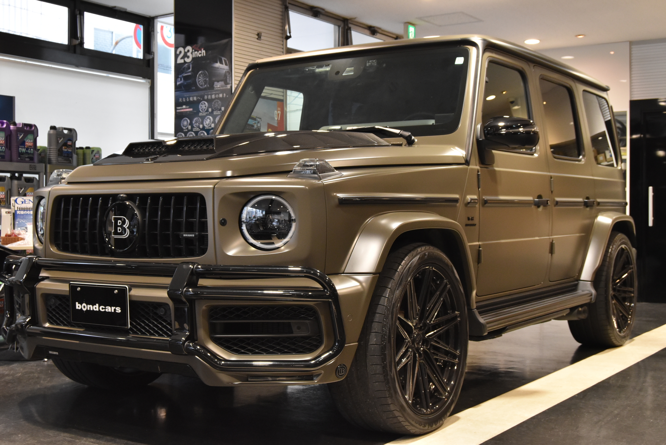 限定車MANUFAKTURエディション 左ハンドル BRABUSマフラー 1221ホイール BRABUSフロントリップ BRABUSカーボンボンネットパネル BRABUS背面タイヤカバー 本国純正OPバンパーガード BRABUSグリルエンブレム