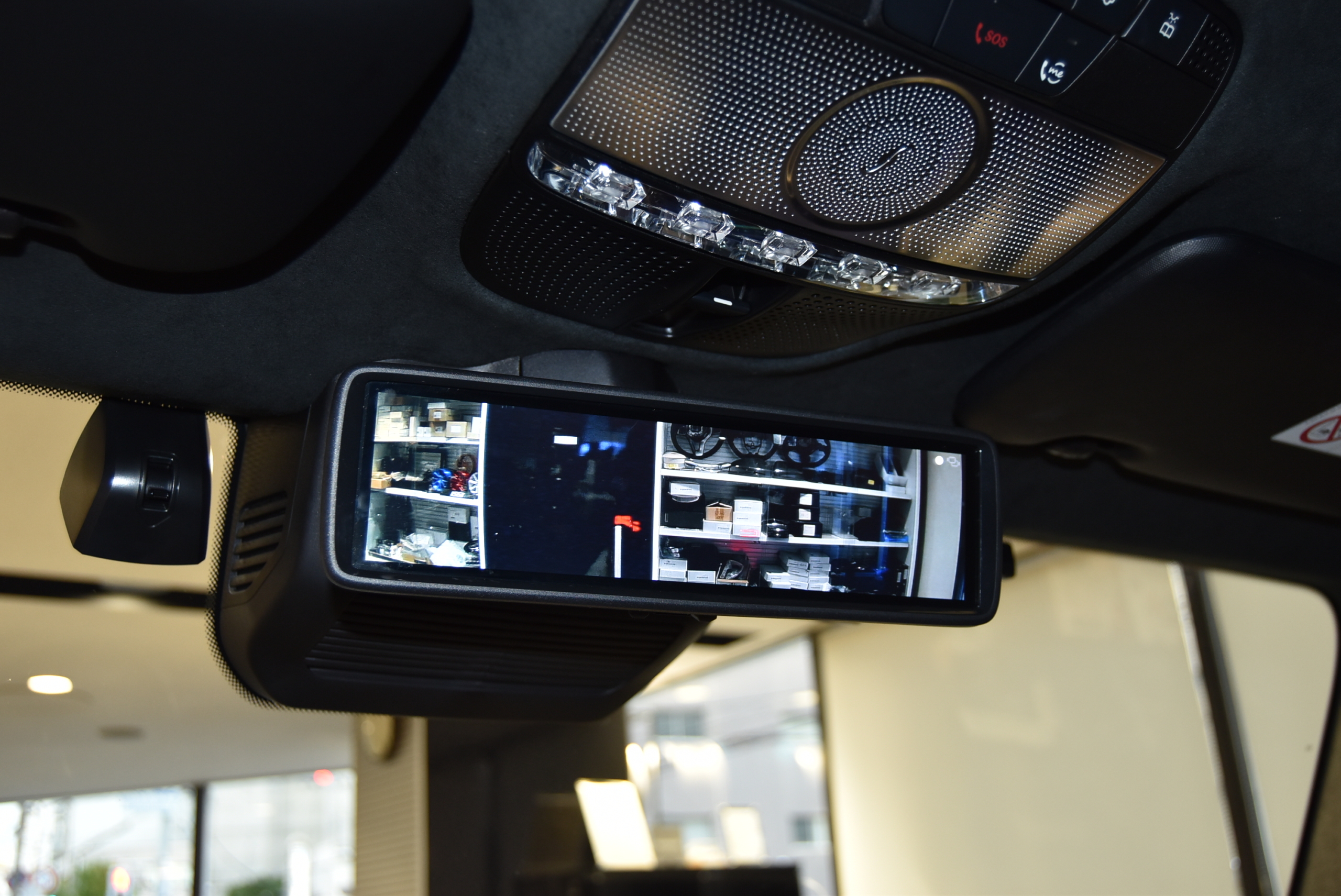 限定車MANUFAKTURエディション 左ハンドル BRABUSマフラー 1221ホイール BRABUSフロントリップ BRABUSカーボンボンネットパネル BRABUS背面タイヤカバー 本国純正OPバンパーガード BRABUSグリルエンブレム