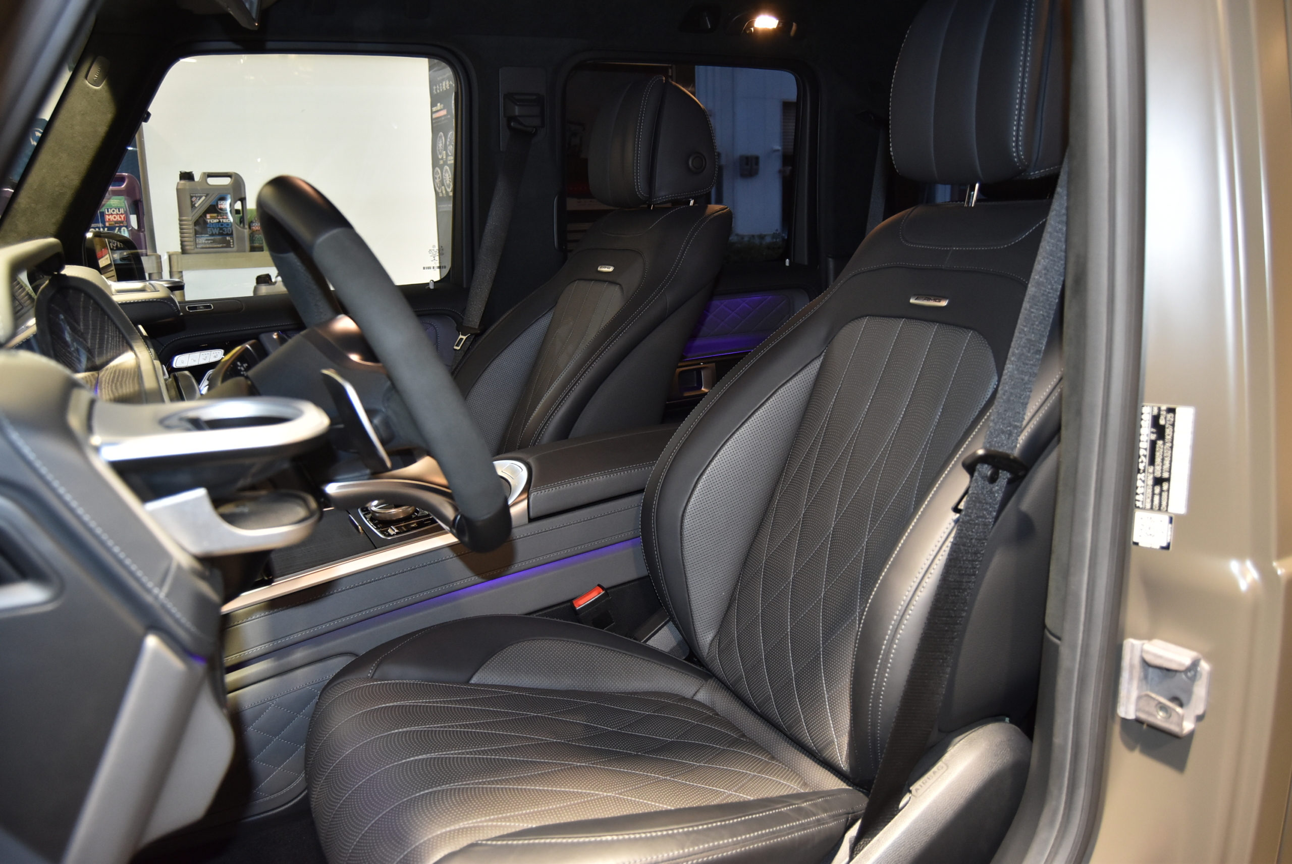 限定車MANUFAKTURエディション 左ハンドル BRABUSマフラー 1221ホイール BRABUSフロントリップ BRABUSカーボンボンネットパネル BRABUS背面タイヤカバー 本国純正OPバンパーガード BRABUSグリルエンブレム