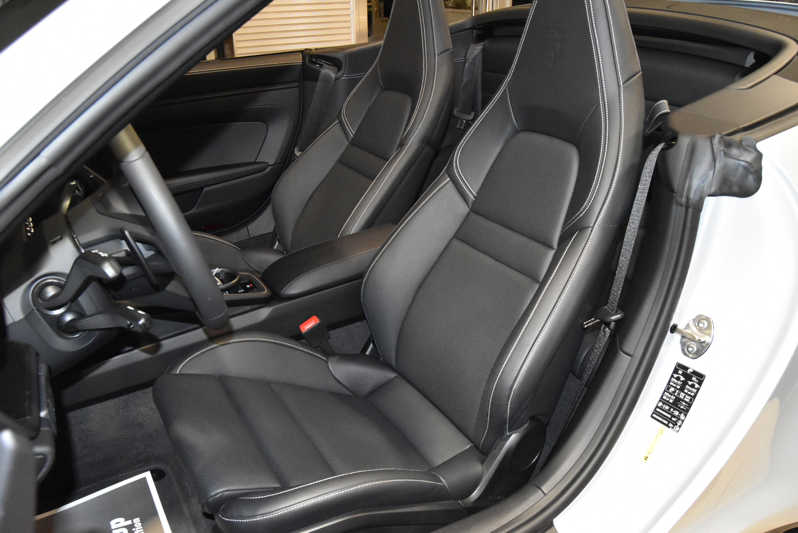 992.2カレラGTSカブリオレ　アイスグレーM スポーツシート(14Way) ベンチレーション エクステリアPKG フロントリフト スポーツテールパイプ イルミドアシルガード BOSEサラウンド