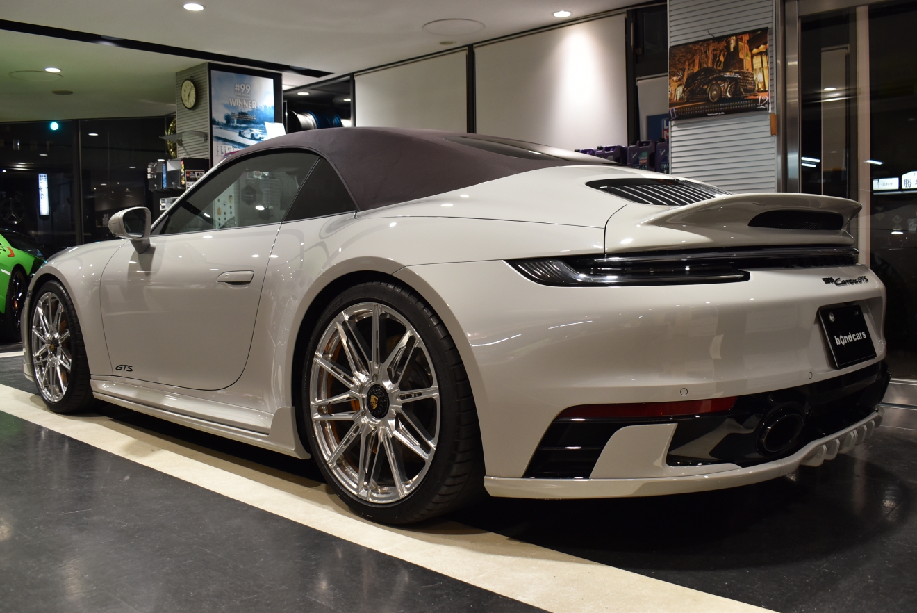 911 Carrera GTS Cabriolet (type 992.1) クレヨン TECHARTエアロ BC Forgedアルミ 地デジ ACC LEDヘッドライト BOSEサウンドシステム シートヒーター&ベンチレーション スポーツクロノ&エグゾースト　bond大阪　ボンドカーズ　ボンドグループ