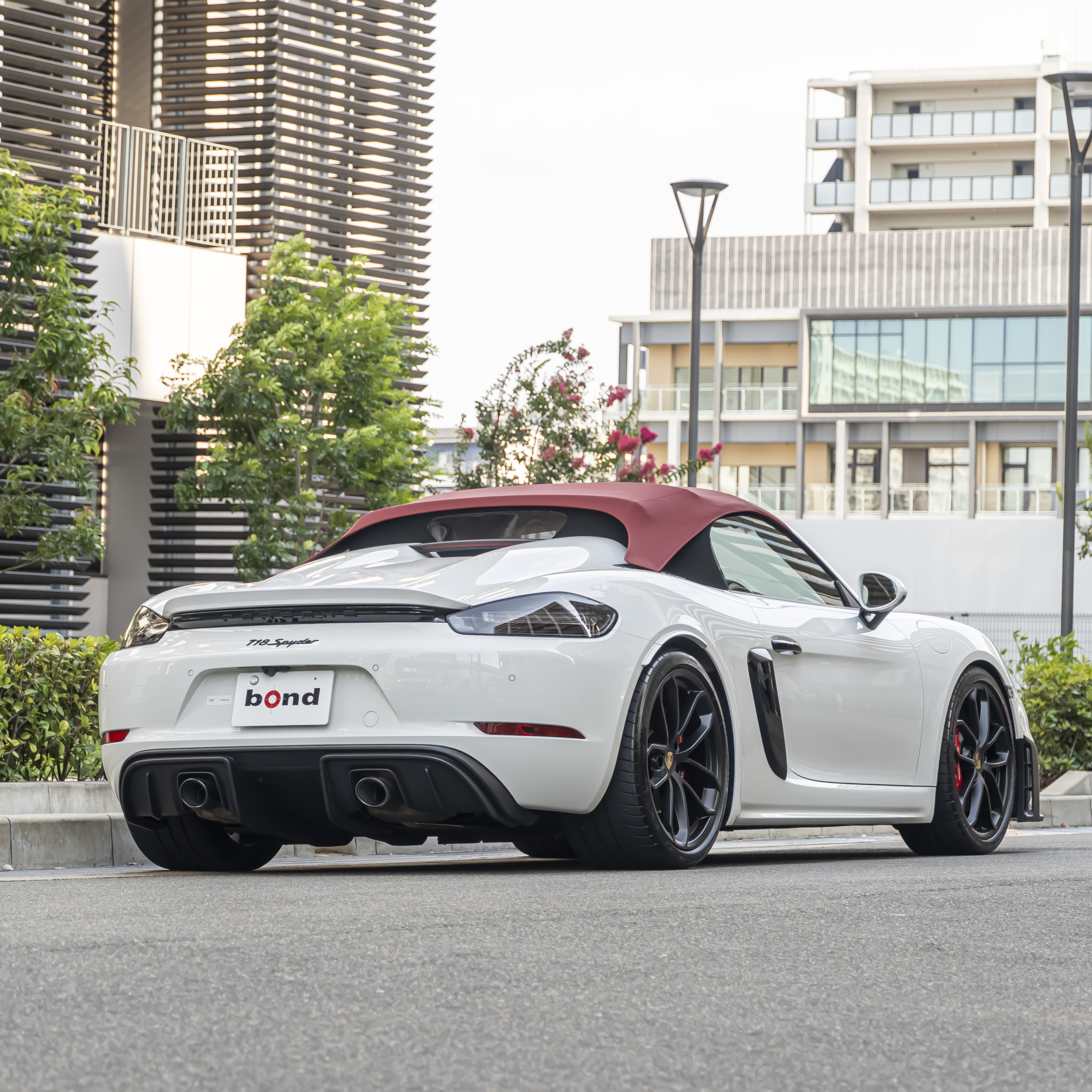 Porsche 718 Spiderをグレードアップ！！　ボンド大阪