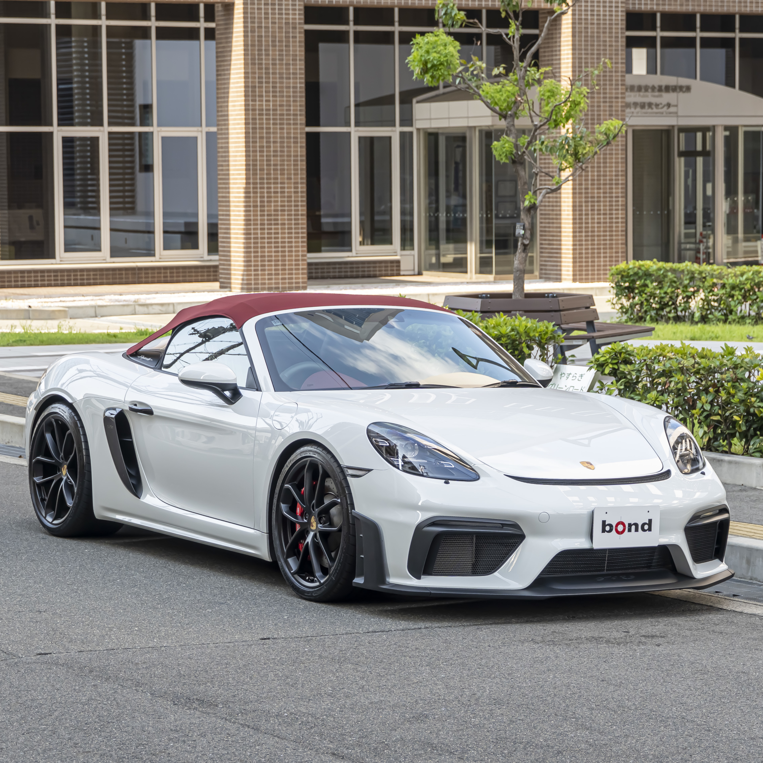Porsche 718 Spiderをグレードアップ！！　ボンド大阪