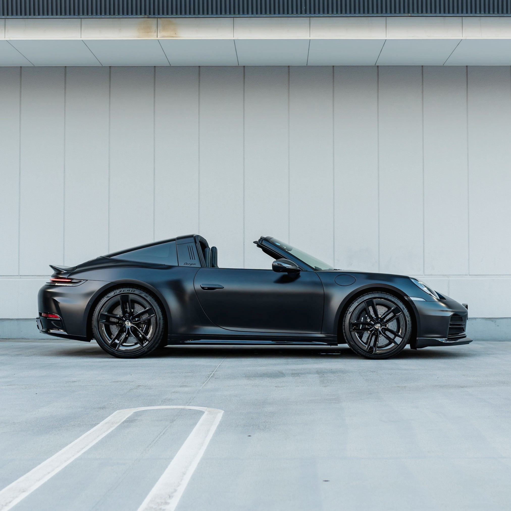 ポルシェ　992.2　マットブラック　エアロ　カスタム