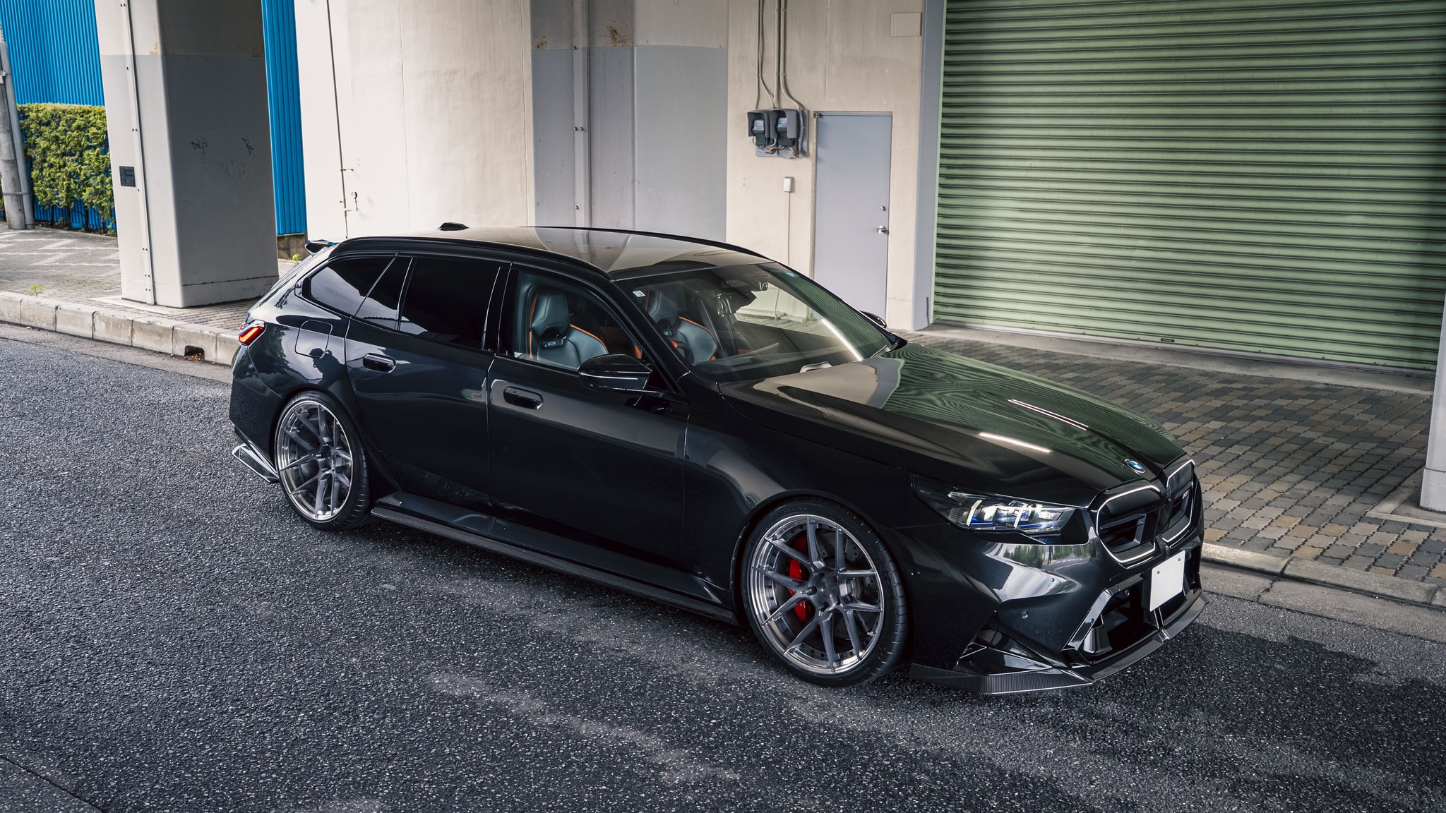 BMW M5 Touring フロント 3/4